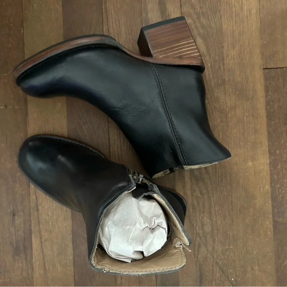 NIB Sutro handmade leather ankle boots - Picture 4 of 5